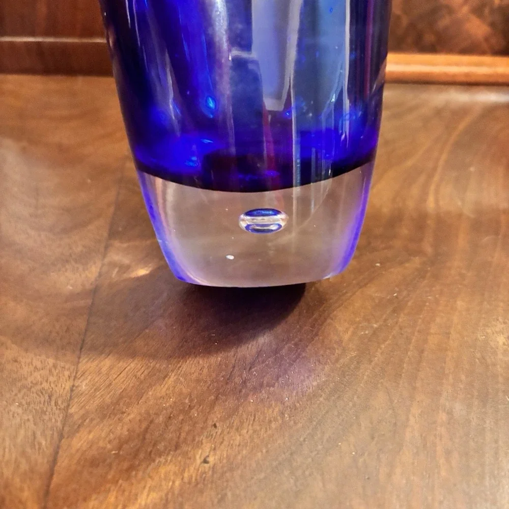 Vintage Cobalt Blue Art Glass Vase Heavy Clear Base Controlled Bubble 8